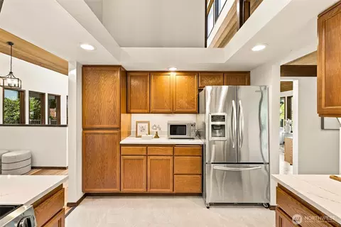 Kitchen - 21931 3rd Ave SE, Bothell, WA 98021 photo 4 of 4