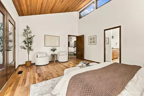 Bedroom - 21931 3rd Ave SE, Bothell, WA 98021 photo 2 of 4