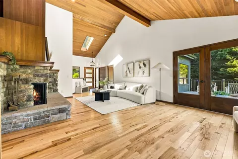 Living - 21931 3rd Ave SE, Bothell, WA 98021 photo 4 of 5
