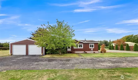 5823 Northwest Dr, Ferndale, WA 98248