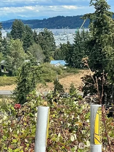 1660 Sound Ridge Dr, Bremerton, WA 98312