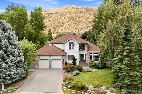2005 Center Court Dr, Wenatchee, WA 98801