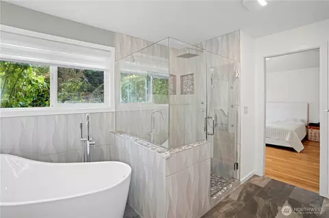 Bath - 11208 42nd Ave SE, Everett, WA 98208 photo 2 of 4