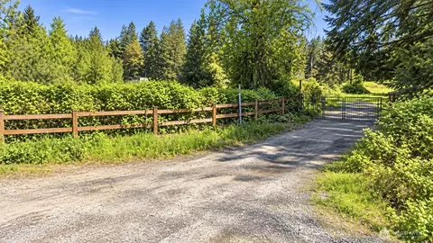 18646 Byers Rd SE, Maple Valley, WA 98038