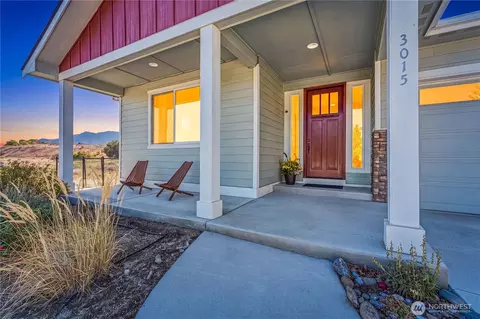 3015 Riverview Ln, Malaga, WA 98828