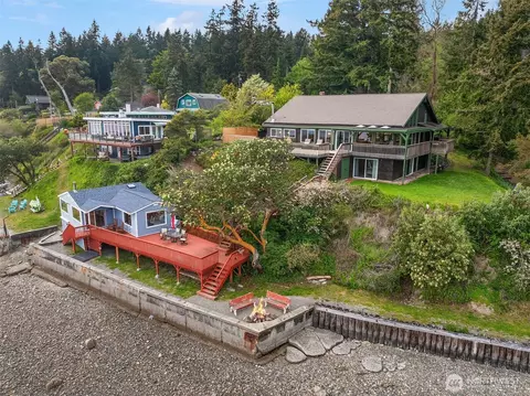 13725 SW Pohl Rd, Vashon, WA 98070