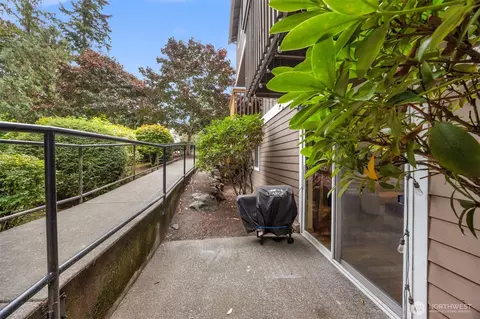 Exterior - 7220 Rainier Dr #101, Everett, WA 98203 photo 5 of 7