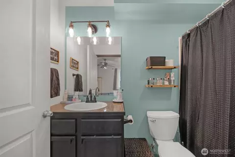 Bath - 7220 Rainier Dr #101, Everett, WA 98203 photo 2 of 2