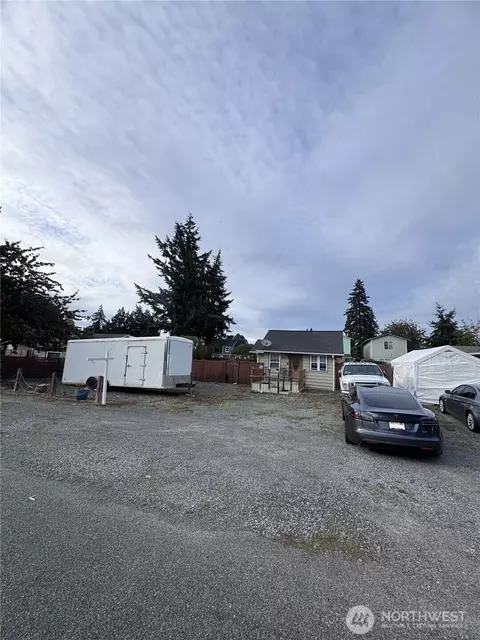 901 113th St S, Tacoma, WA 98444