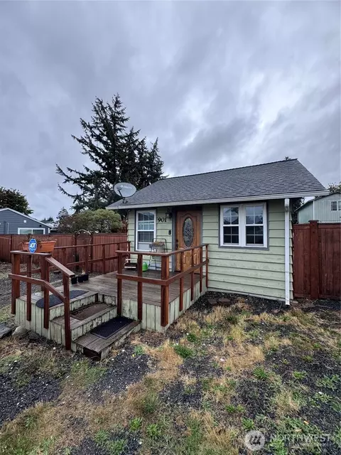 901 113th St S, Tacoma, WA 98444