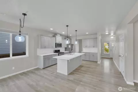 Entry Way - 410 Buell St SW, Orting, WA 98360 photo 1 of 1