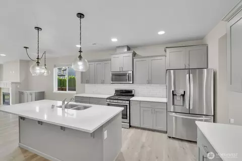 Kitchen - 410 Buell St SW, Orting, WA 98360 photo 1 of 1