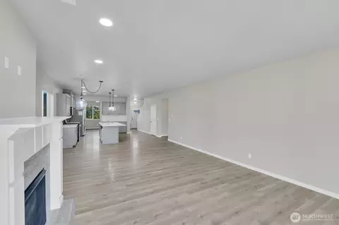 Living - 410 Buell St SW, Orting, WA 98360 photo 2 of 8