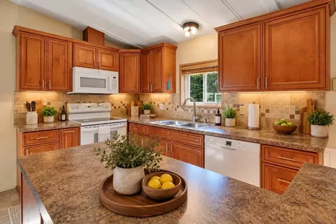 Kitchen - 836 Harman Way S #56, Orting, WA 98360 photo 2 of 4