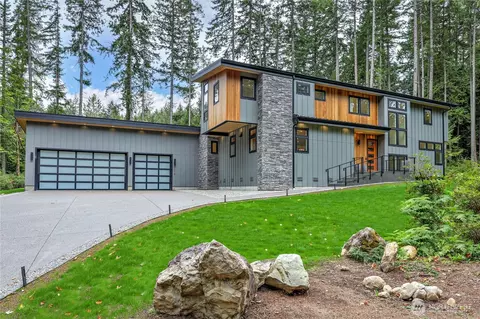 6015 Chorus Frog St NE, Bainbridge Island, WA 98110
