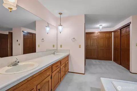 Bath - 14216 26th Ct SE, Mill Creek, WA 98012 photo 2 of 3