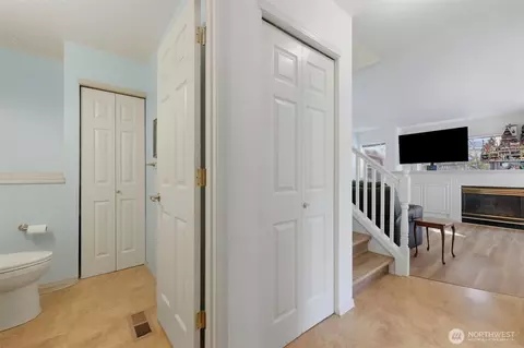 Entry Way - 1924 187th Pl SE, Bothell, WA 98012 photo 2 of 4