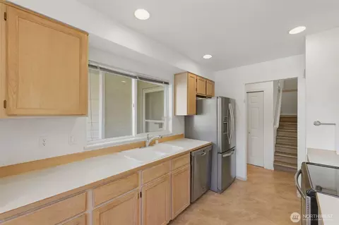 Kitchen - 1924 187th Pl SE, Bothell, WA 98012 photo 3 of 3