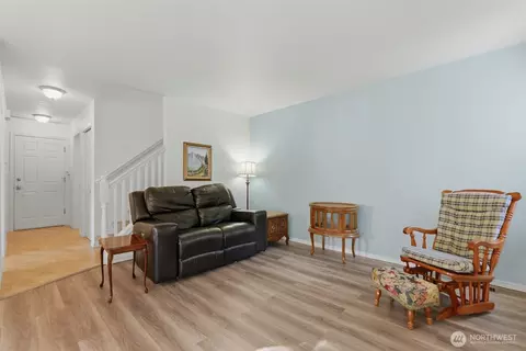 Living - 1924 187th Pl SE, Bothell, WA 98012 photo 2 of 2