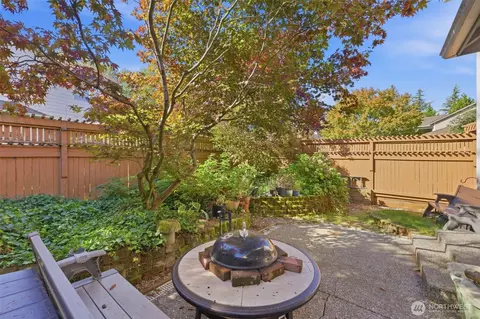 Exterior - 1924 187th Pl SE, Bothell, WA 98012 photo 6 of 9