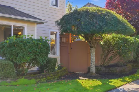Exterior - 1924 187th Pl SE, Bothell, WA 98012 photo 4 of 9