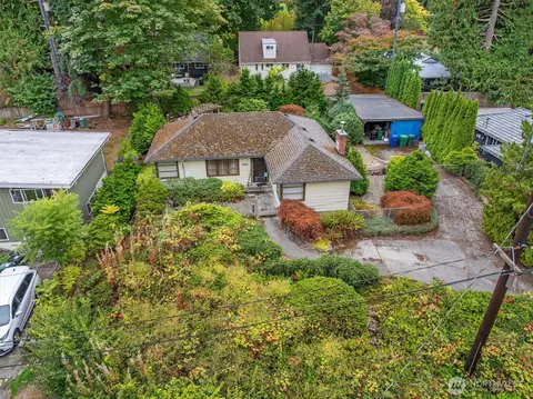 4005 NE 88th St, Seattle, WA 98115