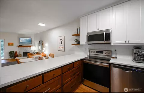 22107 66th Ave W #7D, Mountlake Terrace, WA 98043