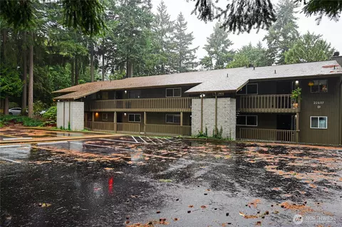 22107 66th Ave W #7D, Mountlake Terrace, WA 98043