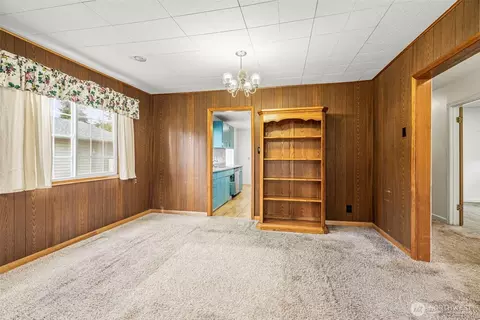 Living - 2535 30th Ave, Longview, WA 98632 photo 4 of 6