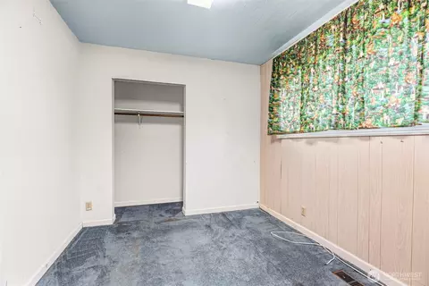 Bedroom - 2535 30th Ave, Longview, WA 98632 photo 1 of 5