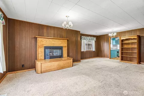 Living - 2535 30th Ave, Longview, WA 98632 photo 1 of 6