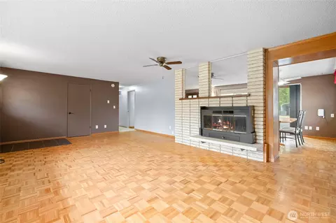 Living - 1605 126th St SE, Everett, WA 98208 photo 1 of 4