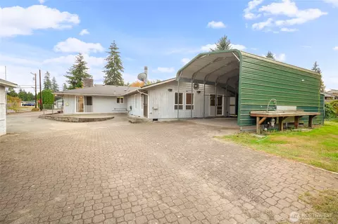 Exterior - 1605 126th St SE, Everett, WA 98208 photo 3 of 5