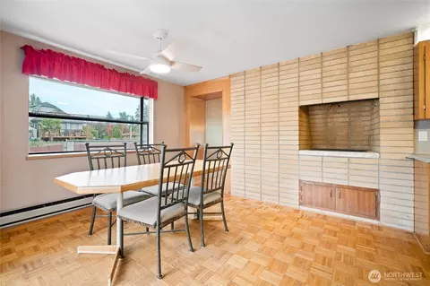 Dining - 1605 126th St SE, Everett, WA 98208 photo 1 of 2