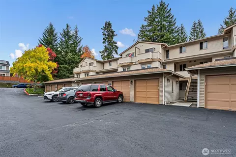4701 NW Walgren Dr #204, Silverdale, WA 98383