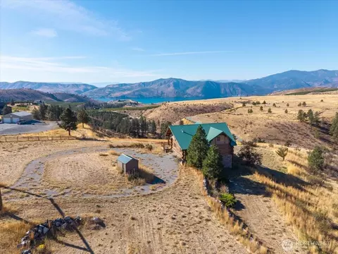 595 Chelan Trails Rd, Manson, WA 98831