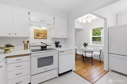 Kitchen - 2907 18th St, Everett, WA 98201 photo 3 of 5