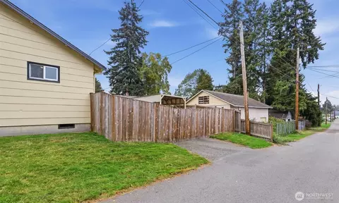 Exterior - 2907 18th St, Everett, WA 98201 photo 11 of 15
