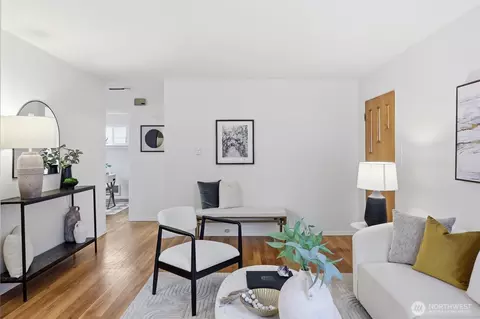 Living - 2907 18th St, Everett, WA 98201 photo 1 of 2
