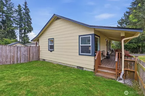 Exterior - 2907 18th St, Everett, WA 98201 photo 14 of 15
