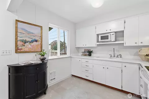 Kitchen - 2907 18th St, Everett, WA 98201 photo 5 of 5