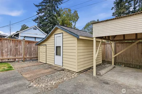 Exterior - 2907 18th St, Everett, WA 98201 photo 10 of 15