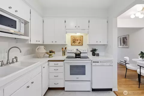Kitchen - 2907 18th St, Everett, WA 98201 photo 4 of 5