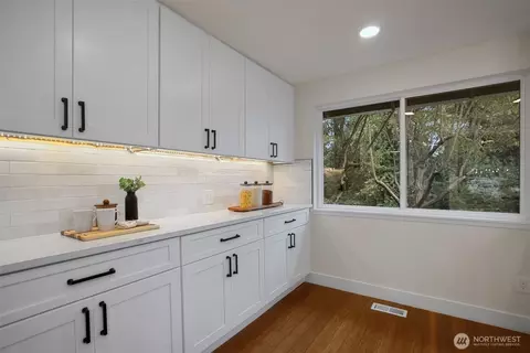 Kitchen - 606 164th Pl SE, Bothell, WA 98012 photo 5 of 5