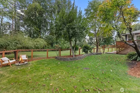 Exterior - 606 164th Pl SE, Bothell, WA 98012 photo 6 of 9