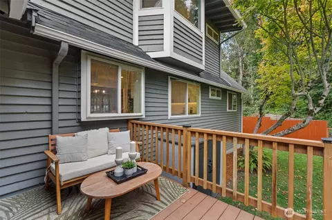 Exterior - 606 164th Pl SE, Bothell, WA 98012 photo 4 of 9