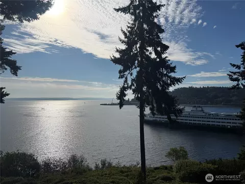 965 Winslow Way #402, Bainbridge Island, WA 98110