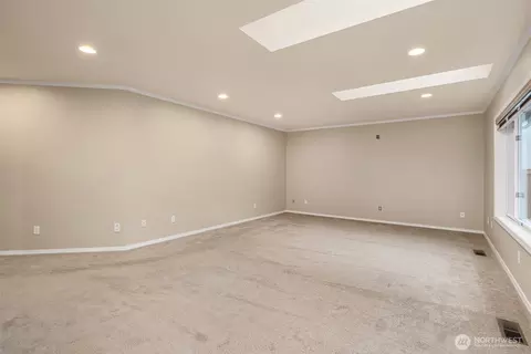 Living - 1229 142nd Pl SE, Mill Creek, WA 98012 photo 6 of 8