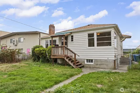220 S Tobin St, Renton, WA 98057