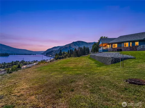 3020 Noon Way, Entiat, WA 98822